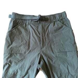 Uniqlo Men's Geared Shorts with Built-in Buckle Belt
